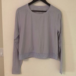 Lululemon cropped long sleeve T-shirt - EUC